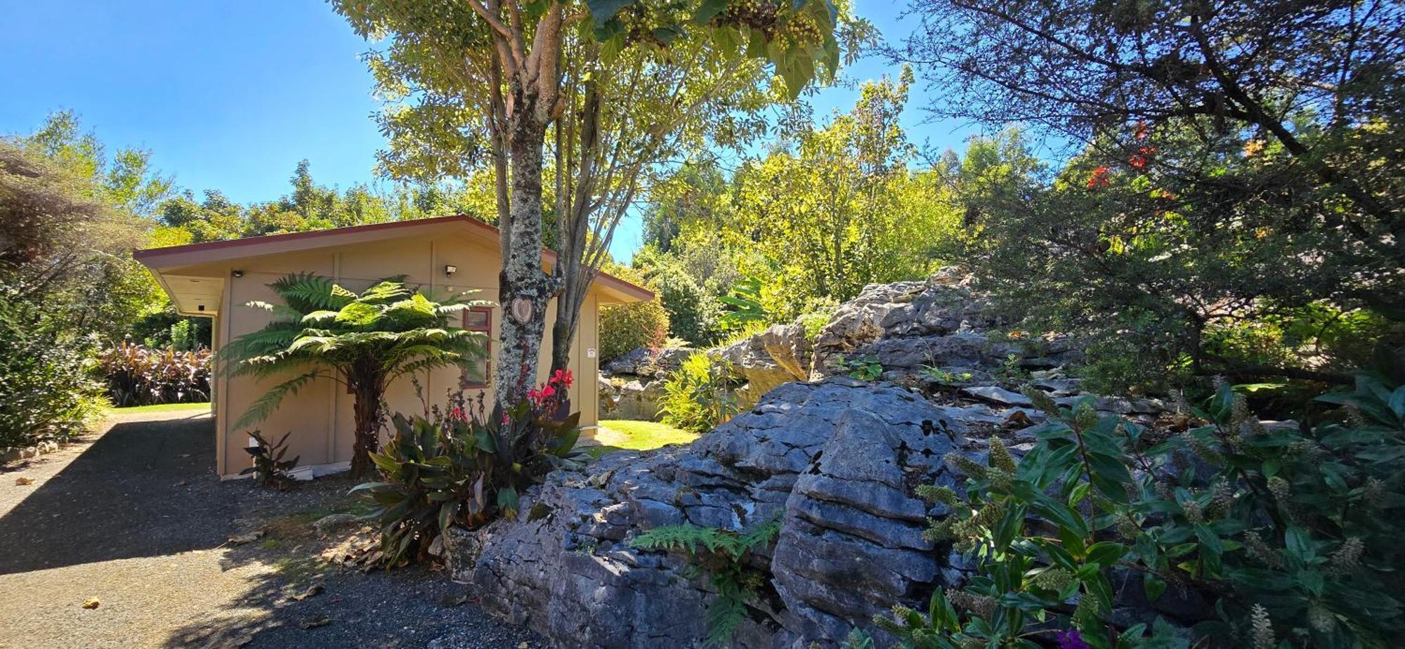The Rocks Chalets Takaka Exteriör bild