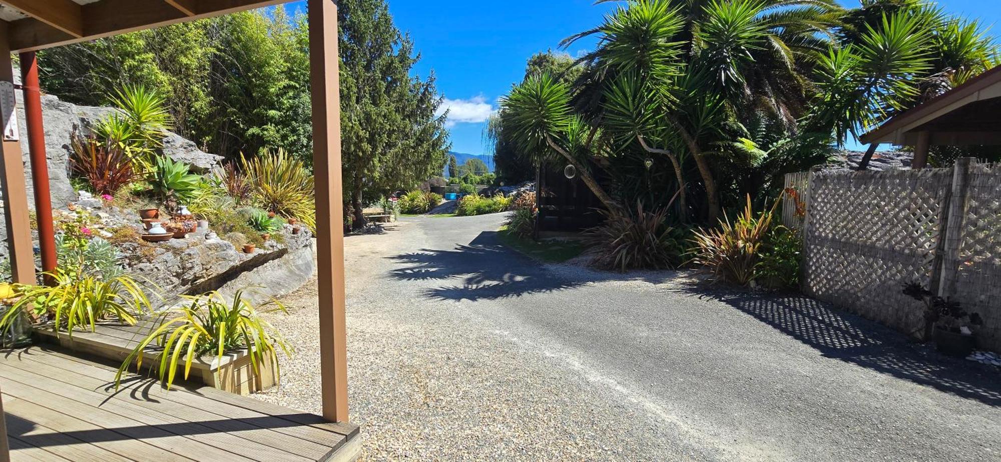 The Rocks Chalets Takaka Exteriör bild